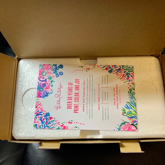 Lilly Pulitzer Ceramic Mug Set - Picture 6 of 6